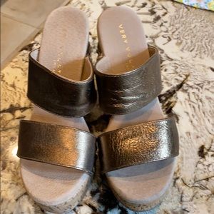 Bronze Very Volatile wedges Sz. 6